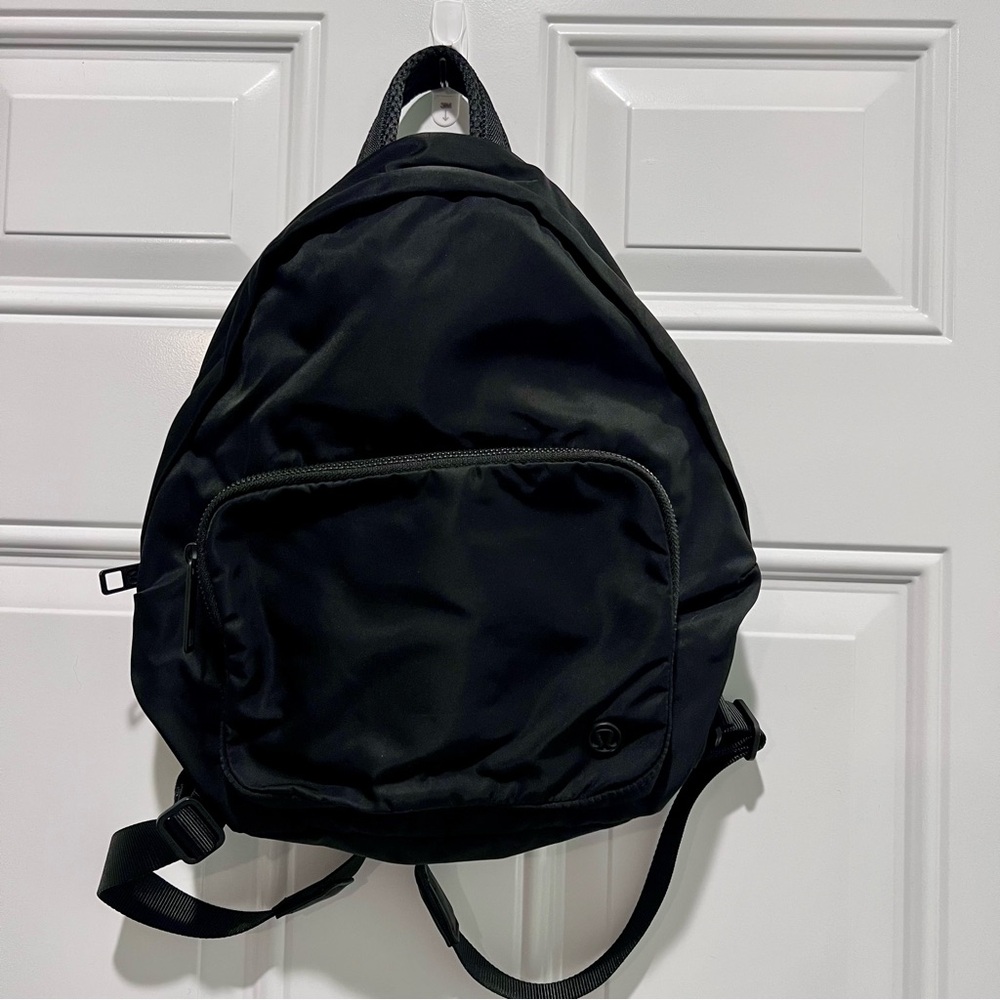 Lululemon Everywhere Backpack Mini 5L Black, Black Hardware